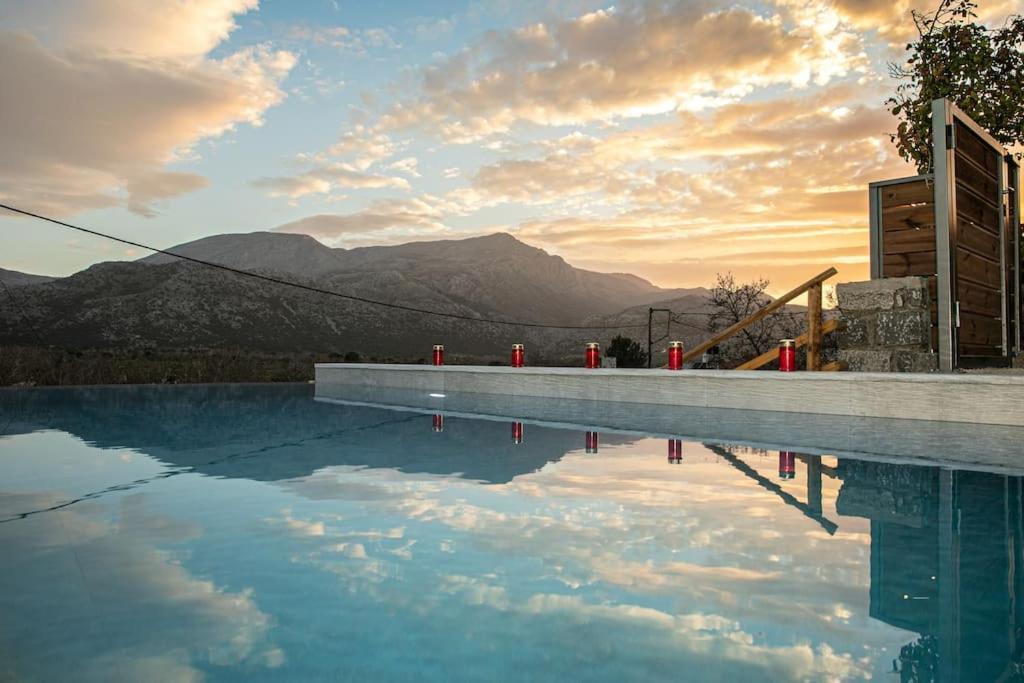 Lasithi Luxury Villa Mesa Lasithi Eksteriør bilde
